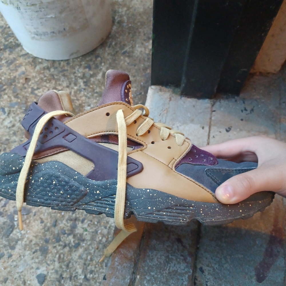 Nike Air Huarache Run Premium Elemental Gold